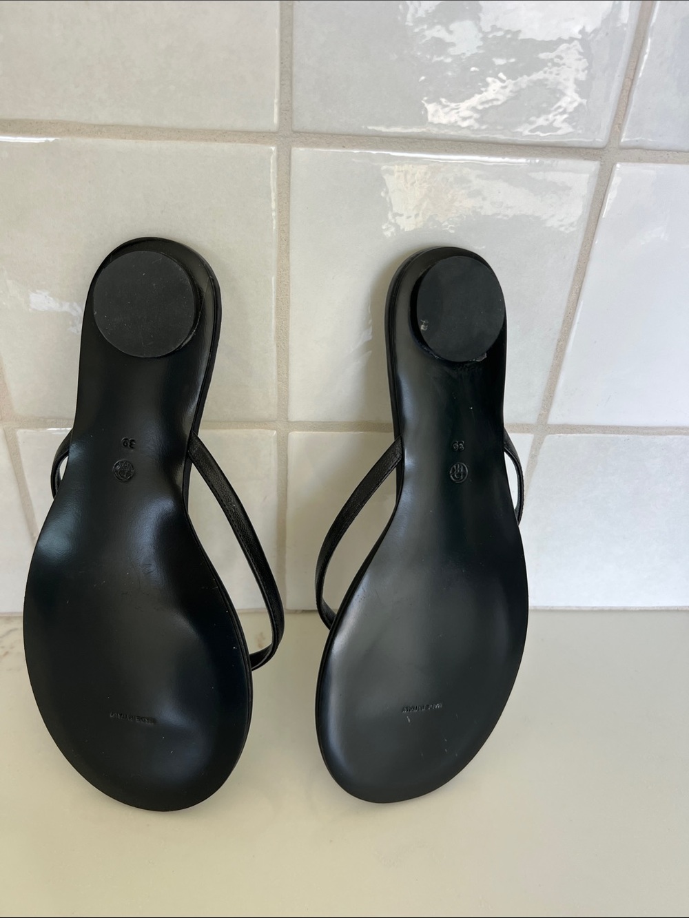New The Row Black Leather Minimalist Thong Sandals - Picture 3 of 4